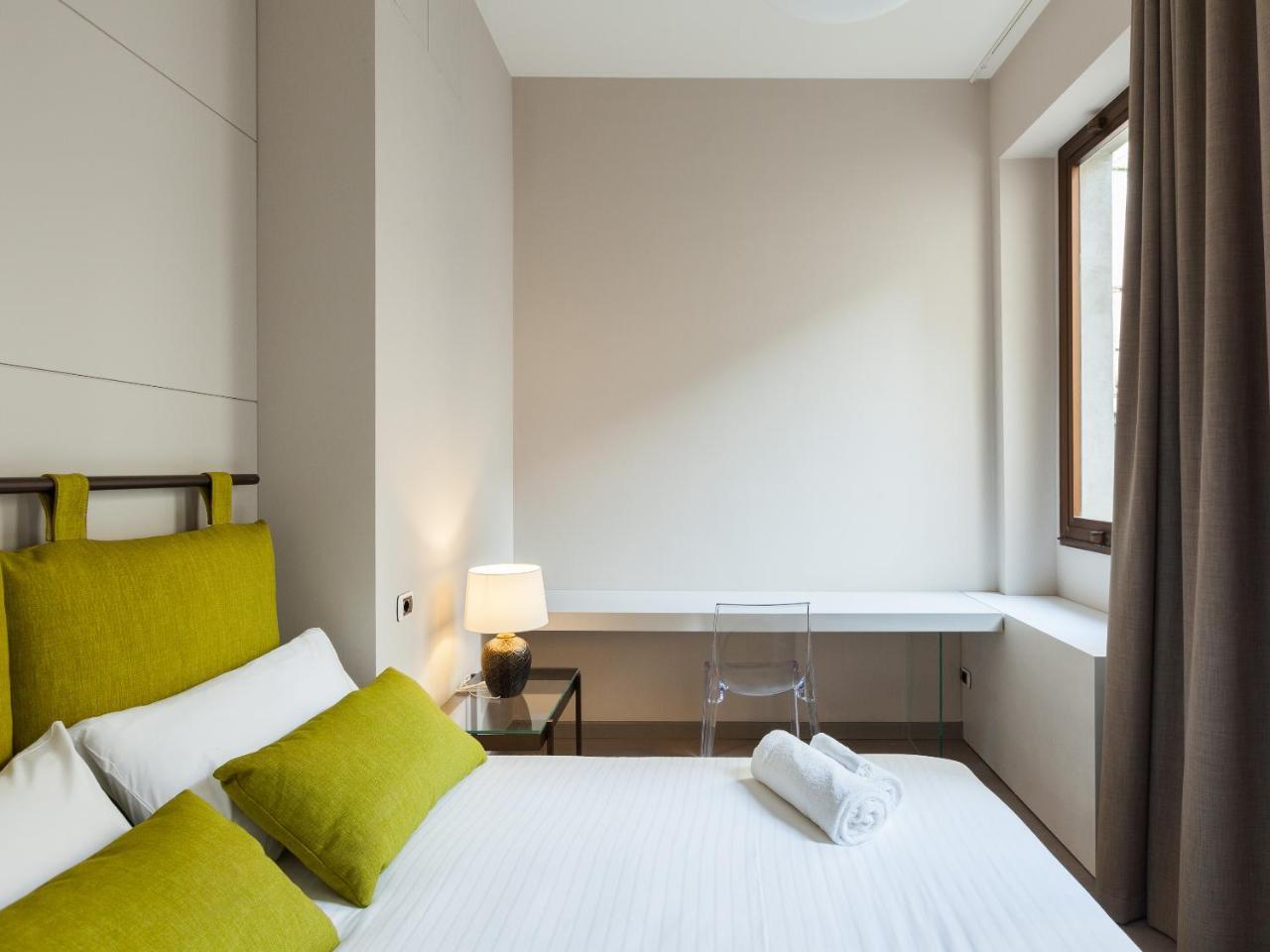 Easyhomes-Duomo Suites & Apartments Милано Екстериор снимка