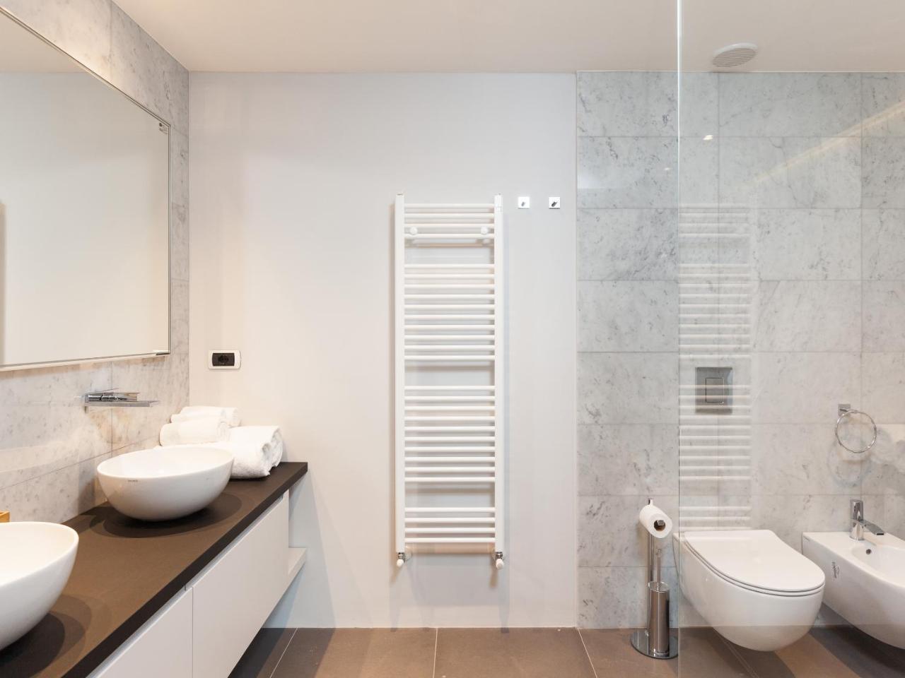 Easyhomes-Duomo Suites & Apartments Милано Екстериор снимка