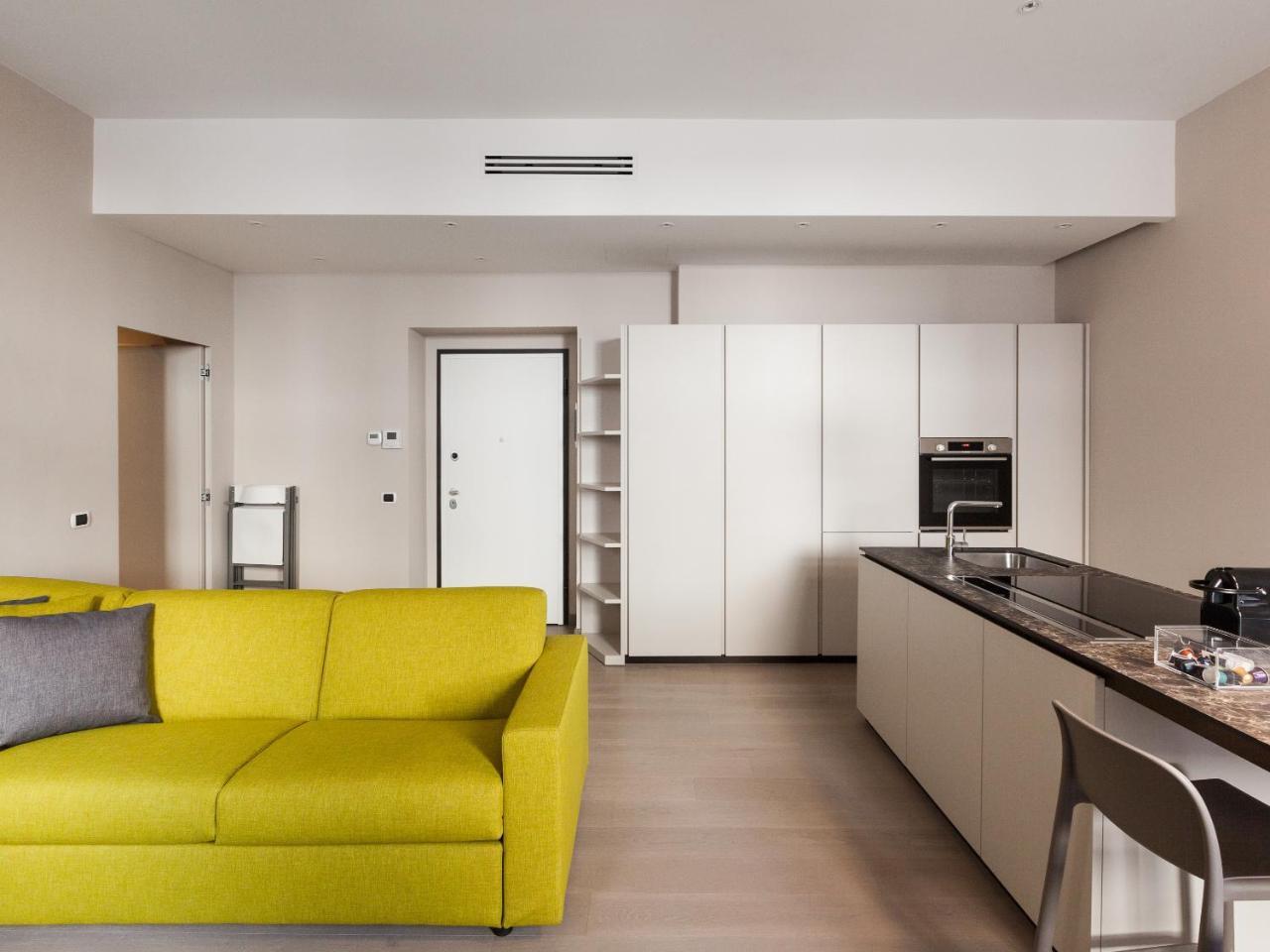 Easyhomes-Duomo Suites & Apartments Милано Екстериор снимка