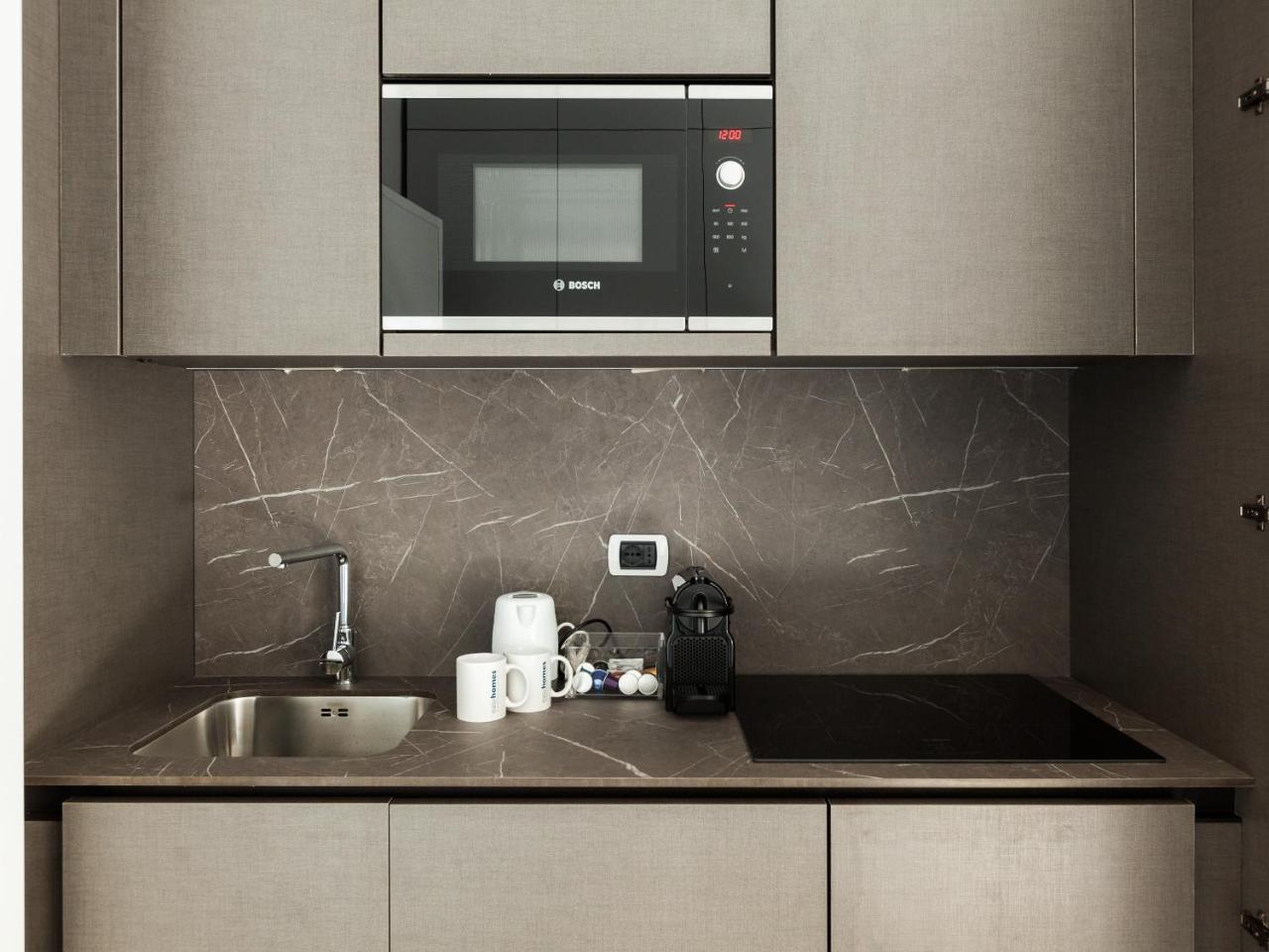 Easyhomes-Duomo Suites & Apartments Милано Екстериор снимка