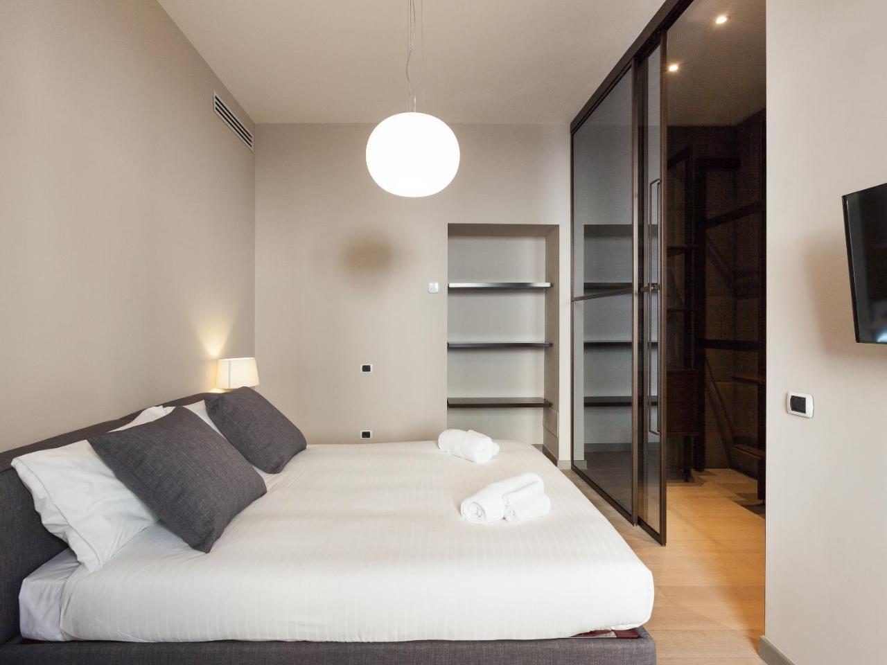 Easyhomes-Duomo Suites & Apartments Милано Екстериор снимка